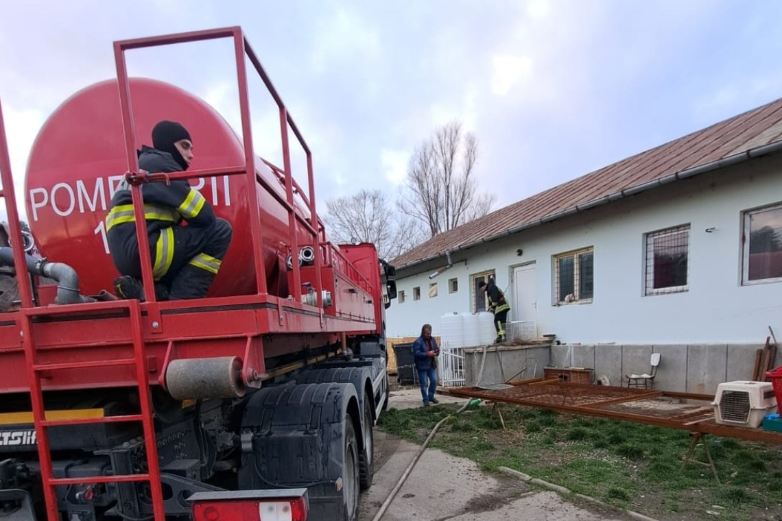 Misiuni continue ale pompierilor de distribuire a apei potabile în zona Câmpina