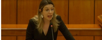 ”Ministra” care ridică din umeri în criza apei și se ascunde în spatele „reformelor”. Sau cum useriștii sunt ”curați ca lacrima” doar când le convine