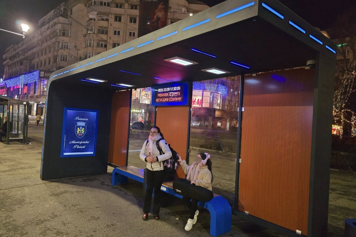 Primarul Polițeanu se laudă cu noile stații TCE, în timp ce societatea de transport public se află în pragul insolvenței