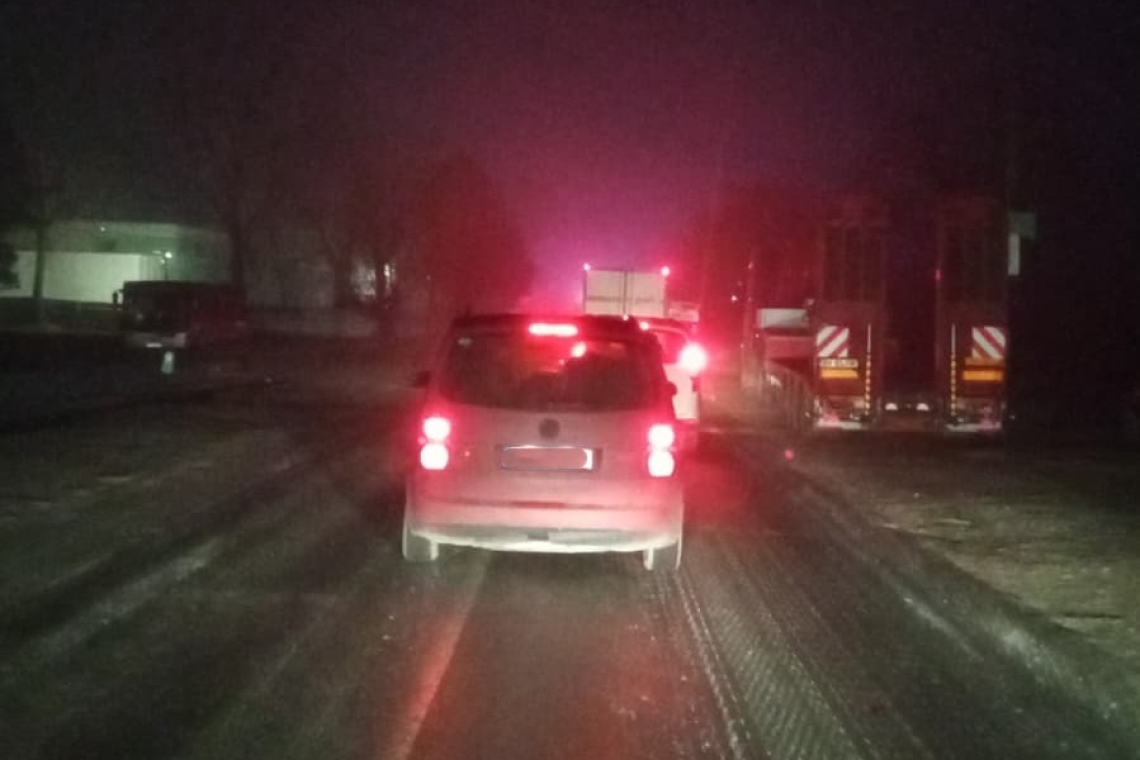 Tamponări în lanț, miercuri dimineață, pe DN1A - Centura de Est a Ploieștiului. 15 autovehicule implicate, fără victime