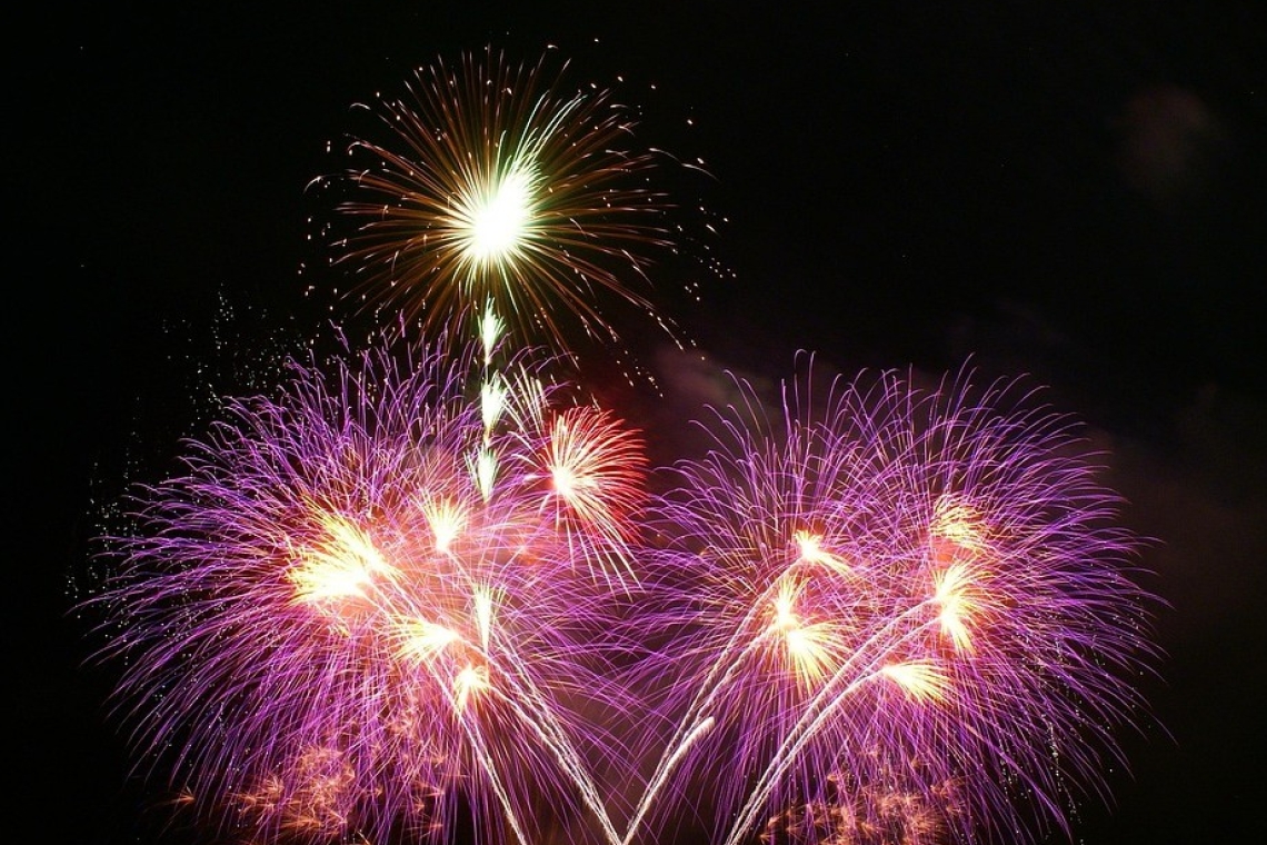 Revelion în centrul Ploieștiului: retro party cu DJ iuLio și foc de artificii