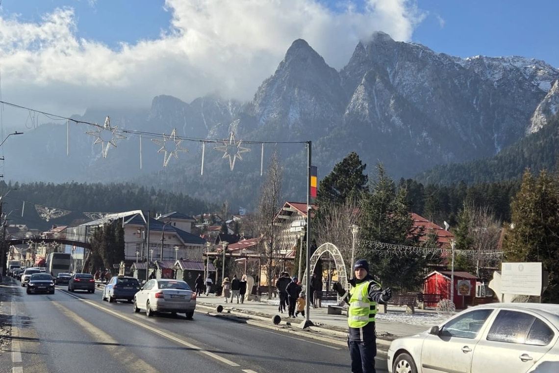 Polițiștii rutieri, mobilizați pe DN1 pentru fluidizarea traficului