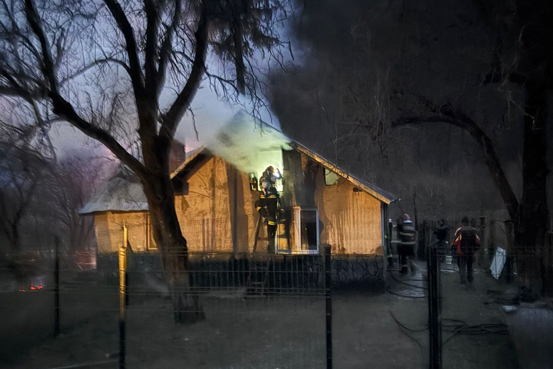 Două incendii izbucnite în Prahova în ultima zi a anului, în Gornet Cuib și Comarnic