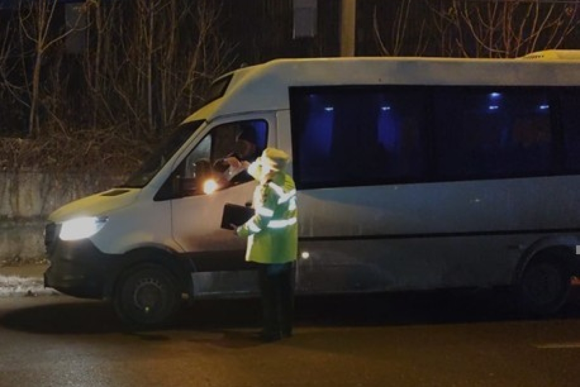 Controale ale polițiștilor locali în Ploiești. Amenzi de aproape 150.000 de lei pentru transport ilegal și camioane peste tonaj