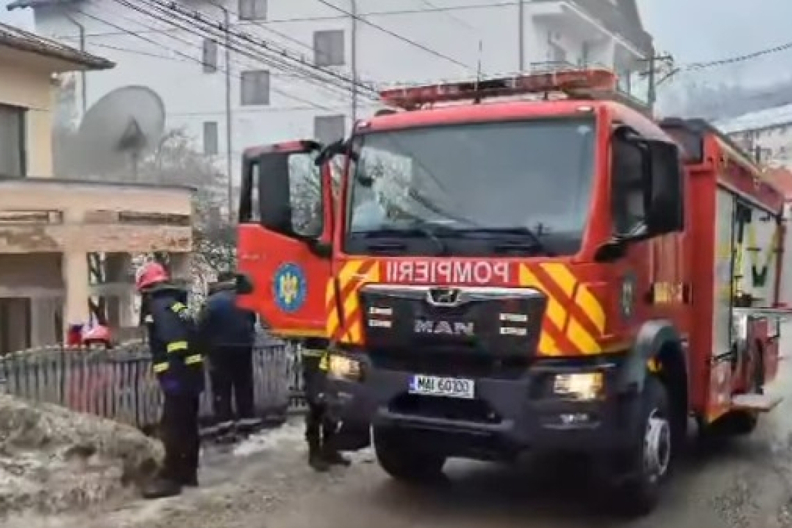 Polițiștii au deschis dosar penal în cazul bărbatului găsit mort într-o casă din Bușteni