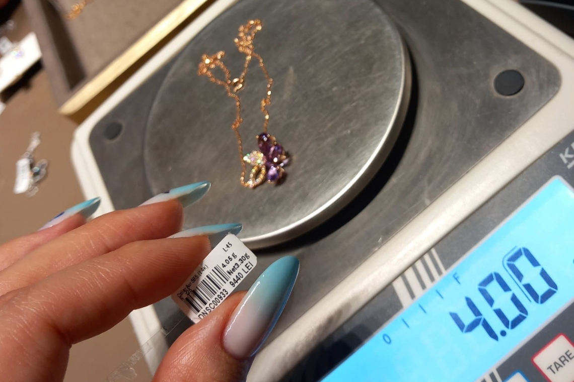 Controale ANPC pe piața metalelor prețioase. Amenzi de peste 260.000 de lei și aproape 4 kilograme de bijuterii confiscate