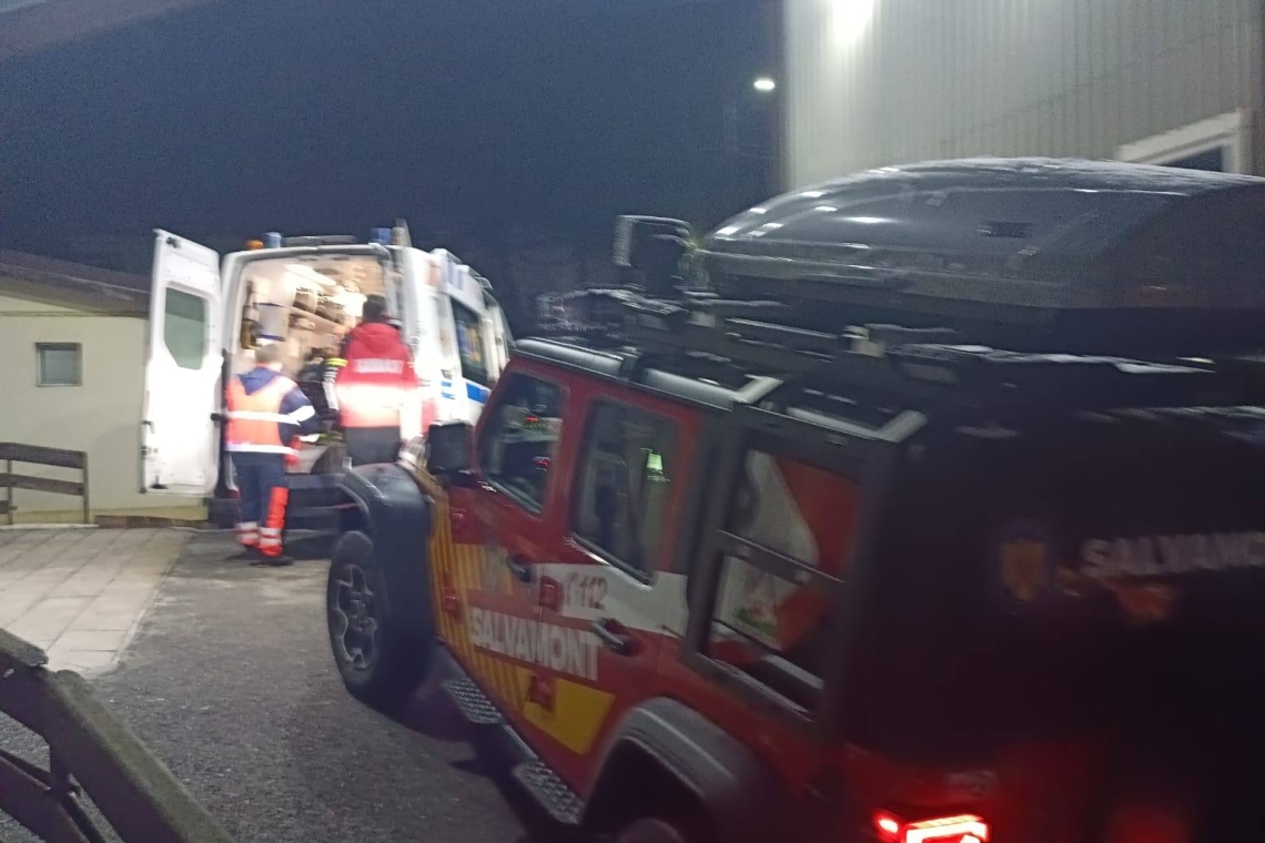 Intervenție neobișnuită a Salvamont Prahova pe o stradă din Sinaia