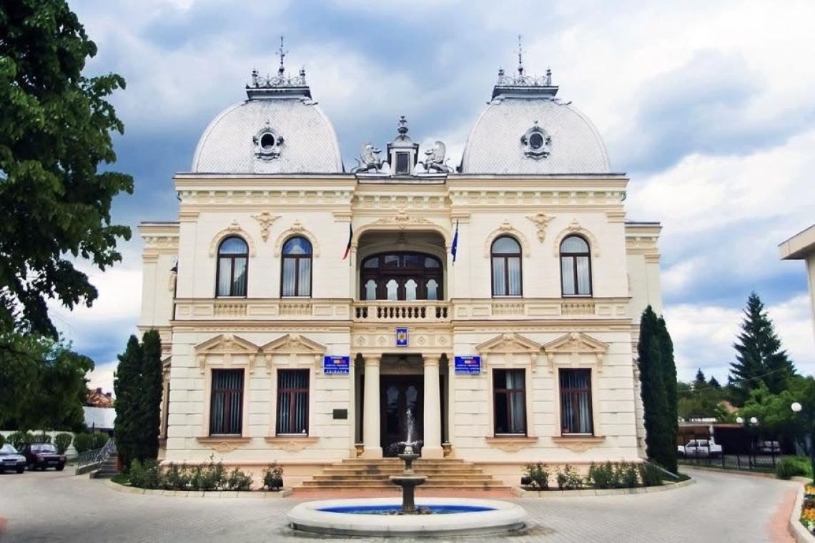 Cum reușește Primăria Câmpina să facă economii importante la factura de energie electrică. Pontul primăriței Irina Mihaela Nistor!