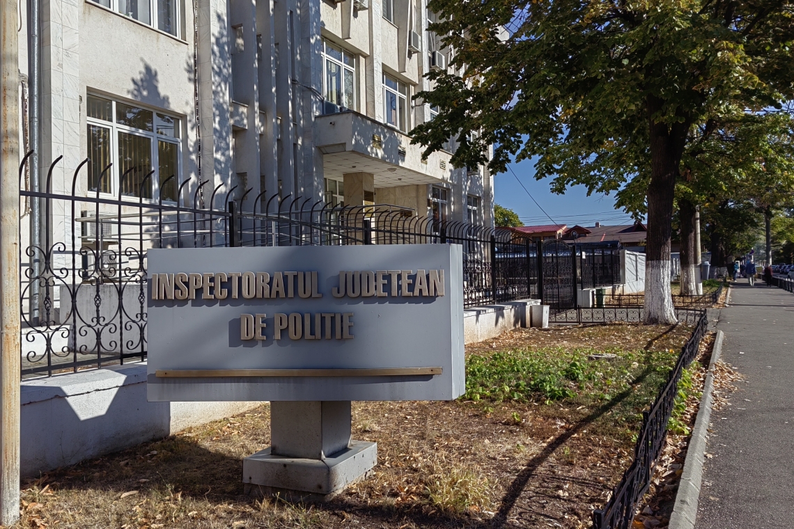 Belelele se țin scai de Poliția Municipiului Ploiești: după incendiere - inundație!