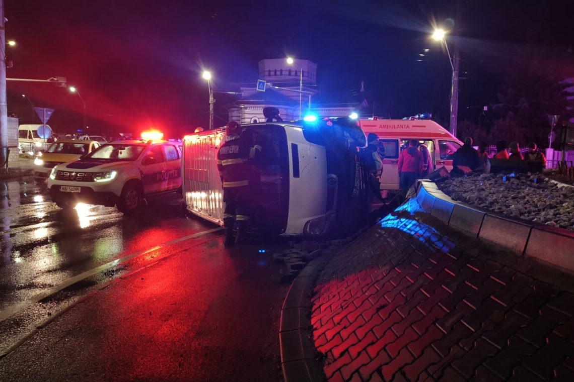 Autovehicul răsturnat pe DN1 B, în Valea Călugărească 