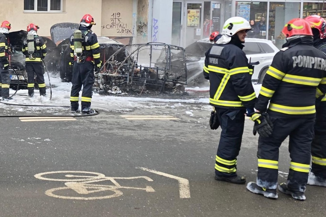 O femeie a murit într-un incendiu care a cuprins un autoturism electric, în Sectorul 6 al Capitalei