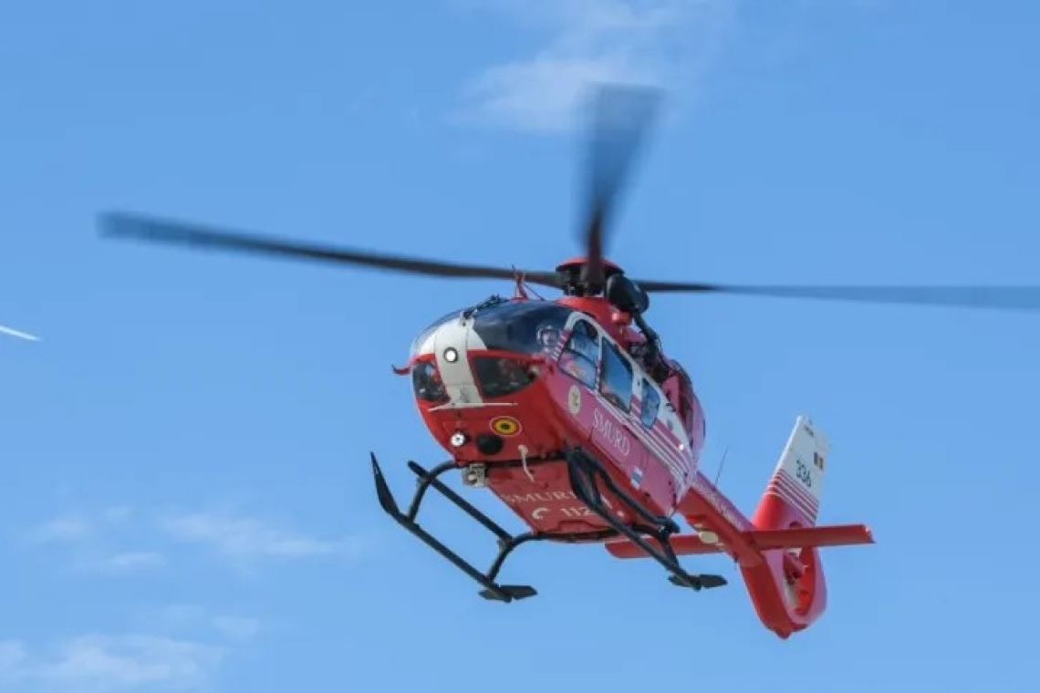 UPDATE | Un angajat care lucra la remedierea unei avarii la rețeaua electrică a intrat în stop cardio-respirator, pe un câmp din Balta Doamnei. Elicopterul SMURD a ajuns la fața locului