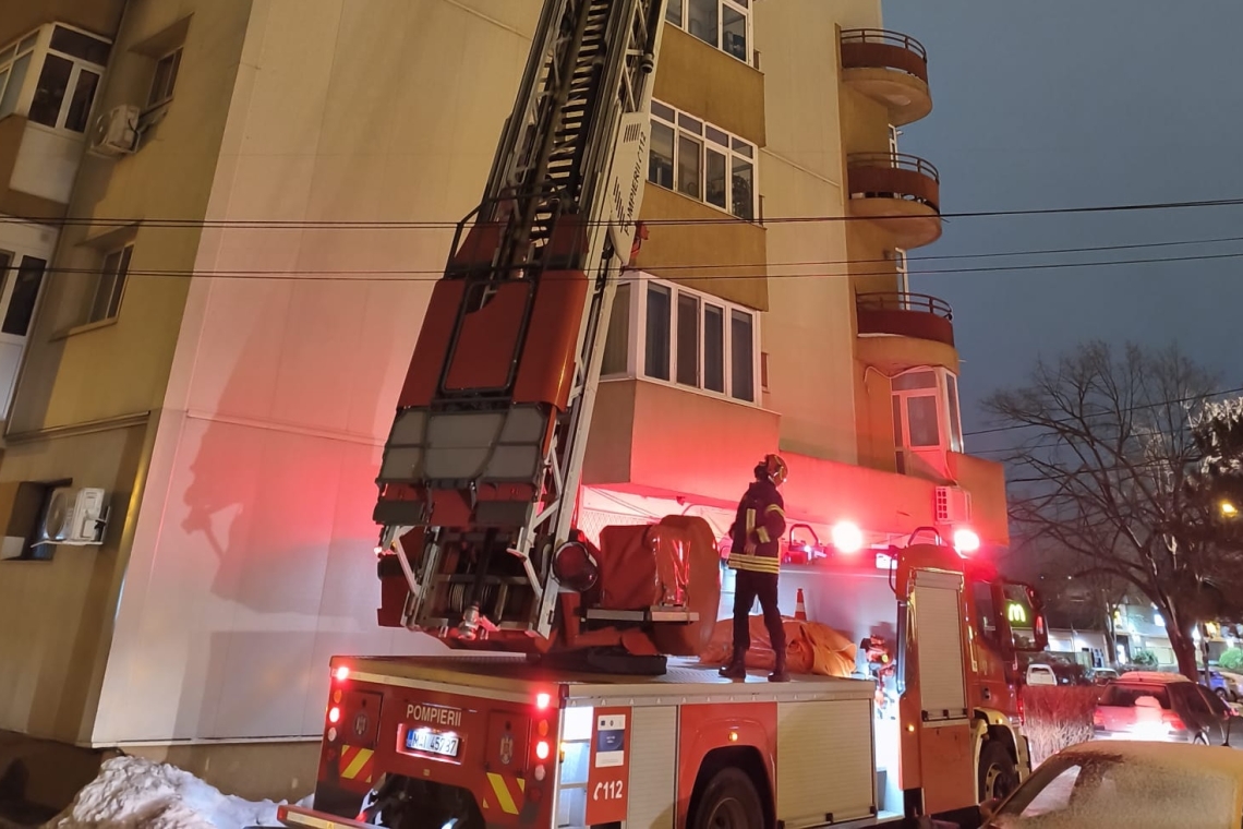 Intervenții ale pompierilor prahoveni, noaptea trecută, în Ploiești și Vadu Săpat