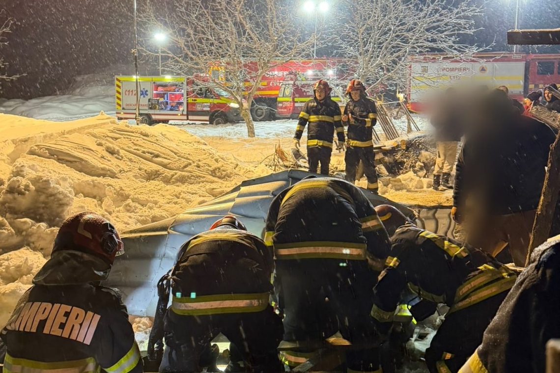 Zeci de animale au murit, la Vadu Părului, după ce acoperișul adăpostului s-a prăbușit sub greutatea zăpezii 