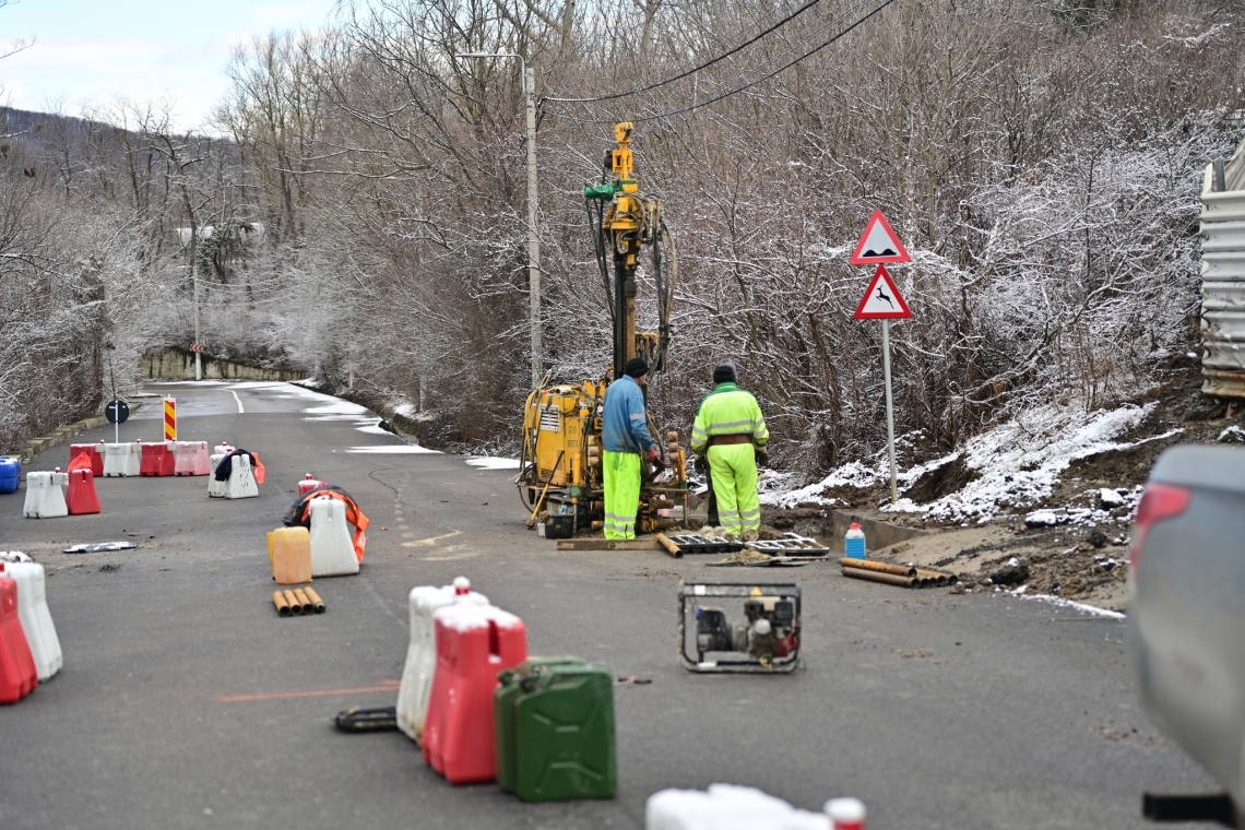 CJ Prahova a demarat investigațiile geotehnice pe tronsonul de drum surpat de la Câmpina