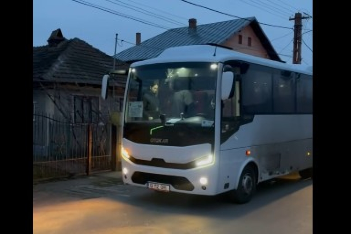 Emil Drăgănescu: Transportul pe ruta Tomșani–Ploiești, îmbunătățit. Elevii circulă acum separat, pentru că numărul microbuzelor a fost suplimentat