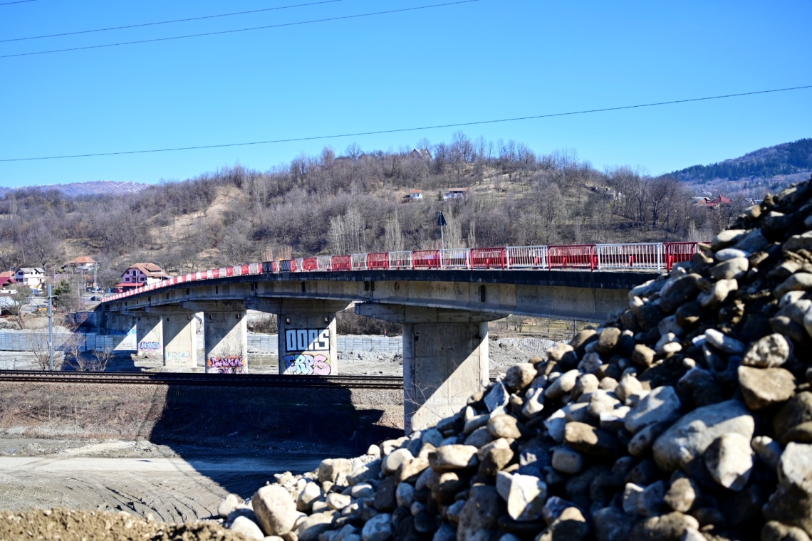 Au început lucrările pe podul DJ 101R Breaza–Comarnic. Traficul este deviat temporar