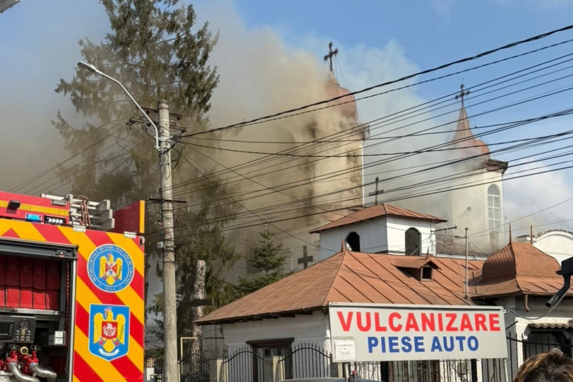 Ministerul Culturii, despre incendiul care a cuprins biserica-monument istoric din Pucheni