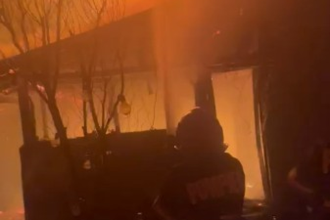 Pompierii au intervenit, noaptea trecută, la două incendii de locuințe. O bătrână de 85 de ani din Posești a murit 