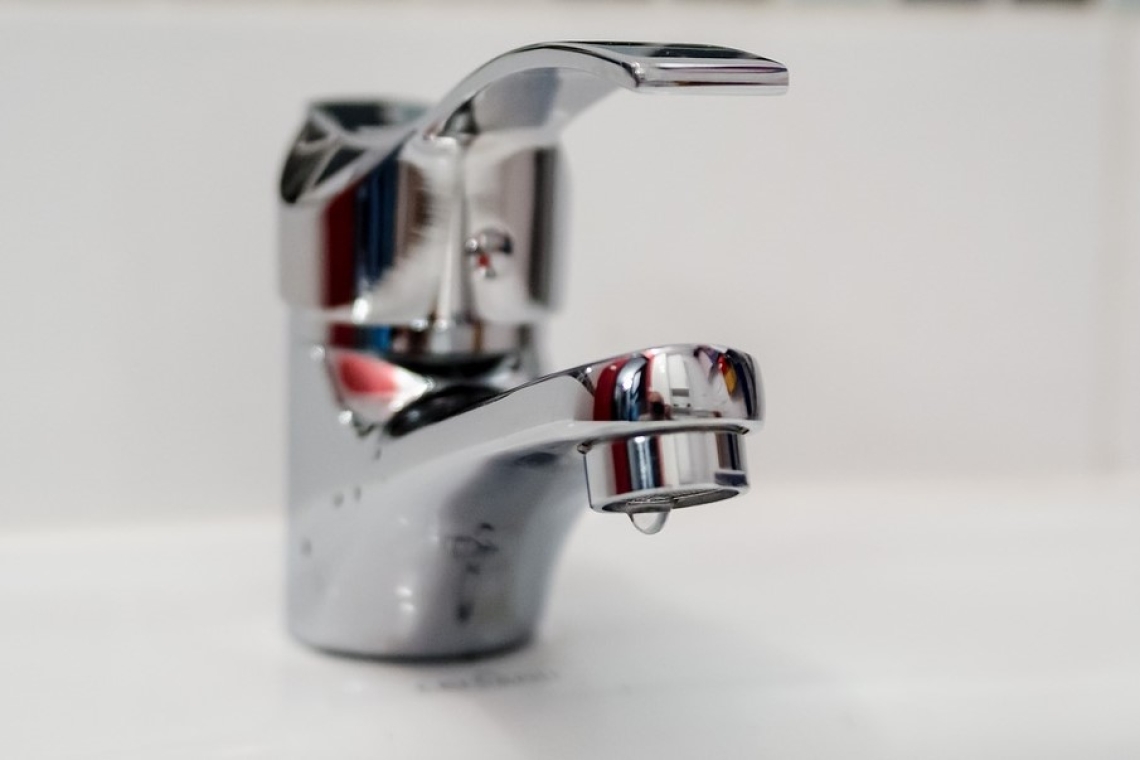 Prefectul Daniel Nicodim solicită ESZ Prahova să nu sisteze livrarea apei potabile către populație