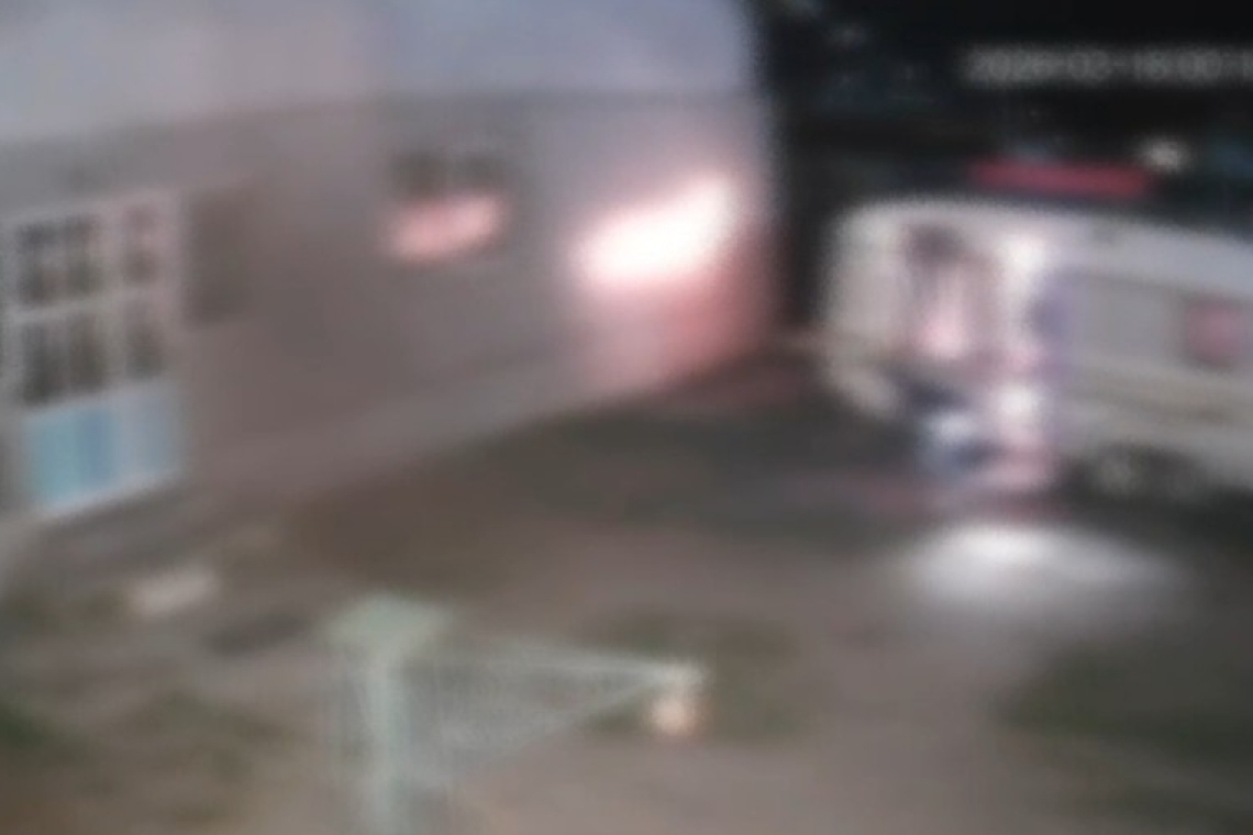 Un bărbat și un adolescent, reținuți într-un dosar de incendiere și violare de domiciliu, la Mizil