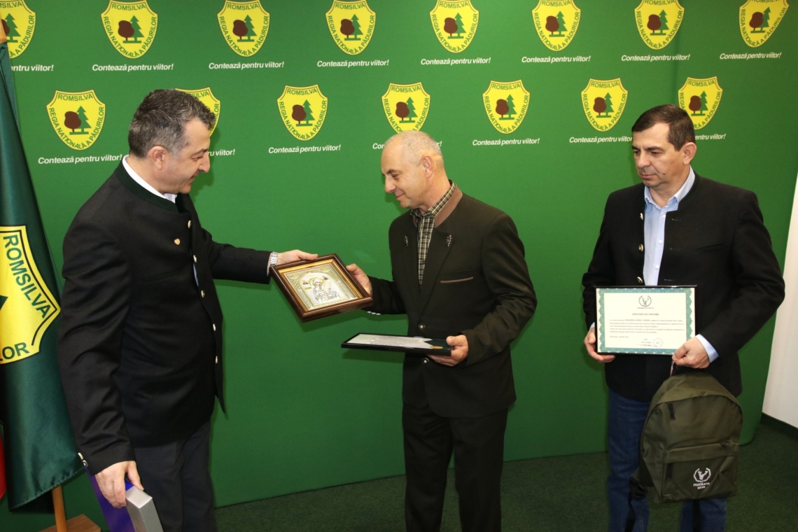 Pădurarul care a salvat fetițele dispărute în județul Mureș a fost premiat de Romsilva
