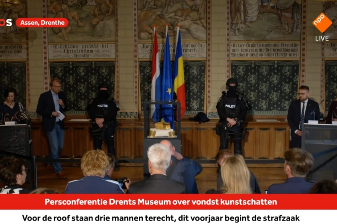 Primele imagini cu coiful de la Coțofenești și cele două brățări dacice recuperate în Olanda. Ancheta continuă pentru al treilea artefact furat