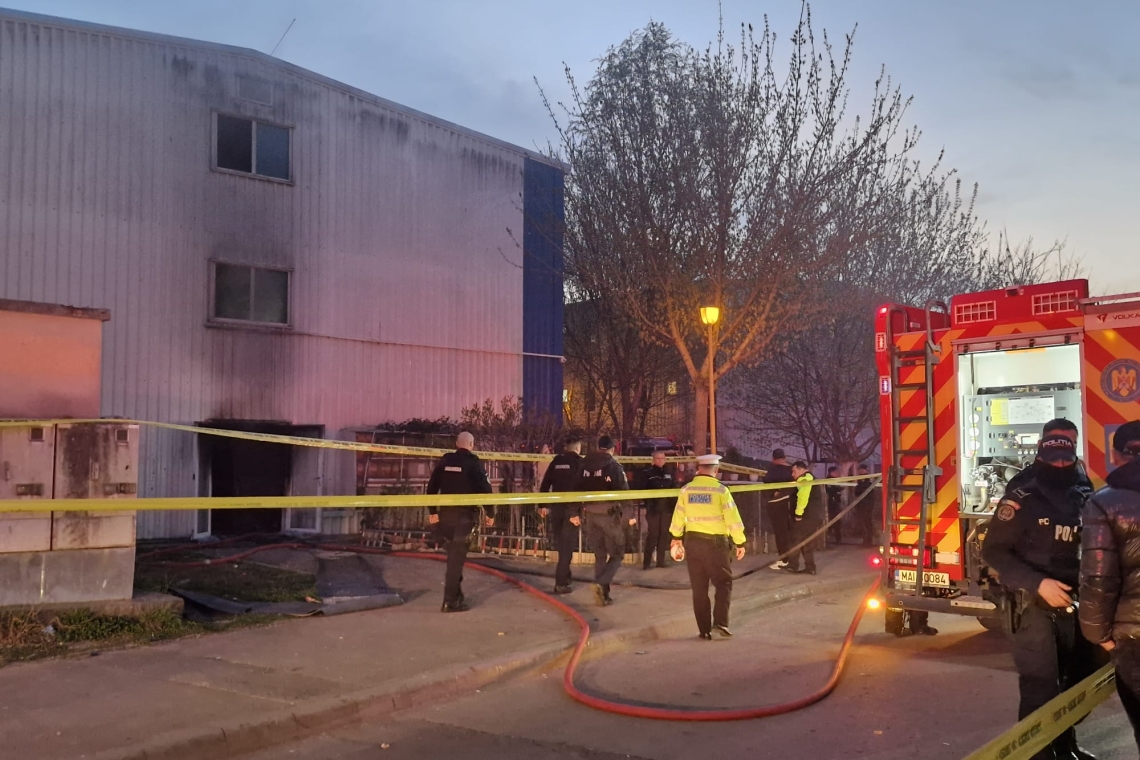 Incendiu puternic într-un bloc social din Constanța. A fost activat Planul Roșu de Intervenție