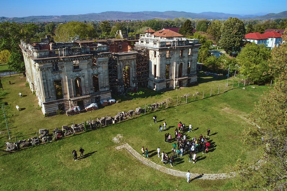 Zi de neuitat pe Domeniul Cantacuzino din Florești. Duminică, de Ziua Internațională a Siturilor și Monumentelor, tururi gratuite în zona ”Micului Trianon”