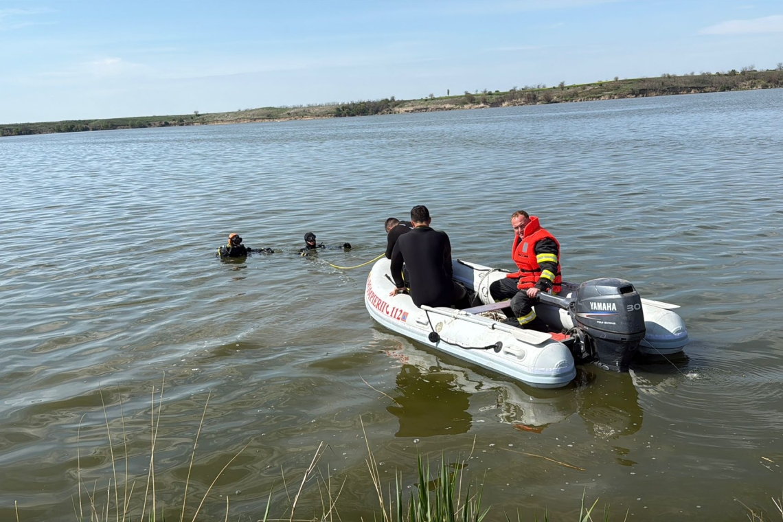 Cine era bărbatul care s-a înecat în balta de pescuit din Boldești Grădiștea. Poliția cercetează cazul