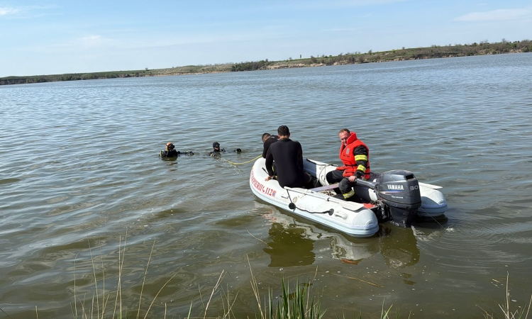 Cine era bărbatul care s-a înecat în balta de pescuit din Boldești Grădiștea. Poliția cercetează cazul