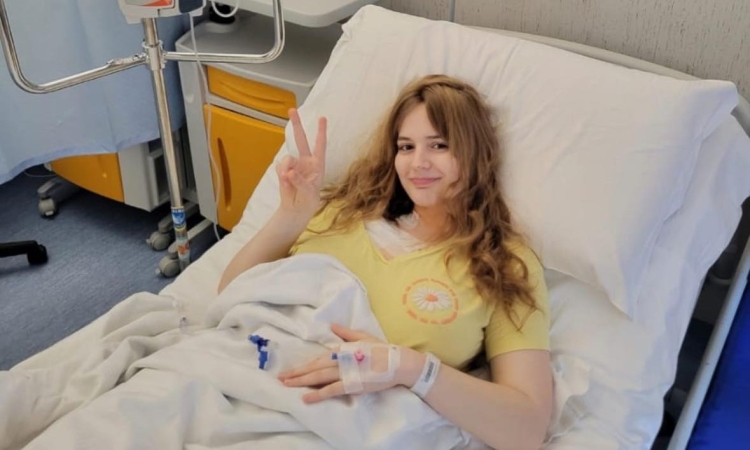 Carina, adolescenta care se luptă cu cancerul, mesaj pentru oamenii de bine care o susțin