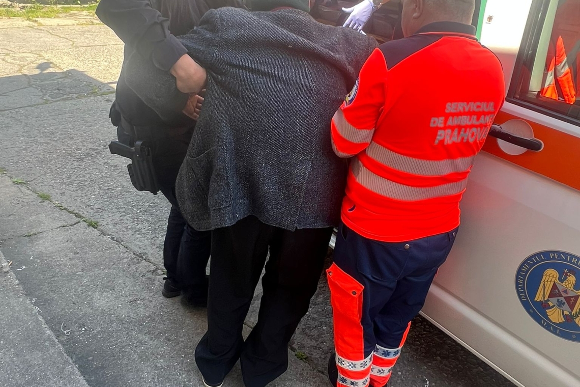 Bătrân găsit inconștient în zona Gării de Sud din Ploiești, ajutat de jandarmi, până la venirea echipajului medical