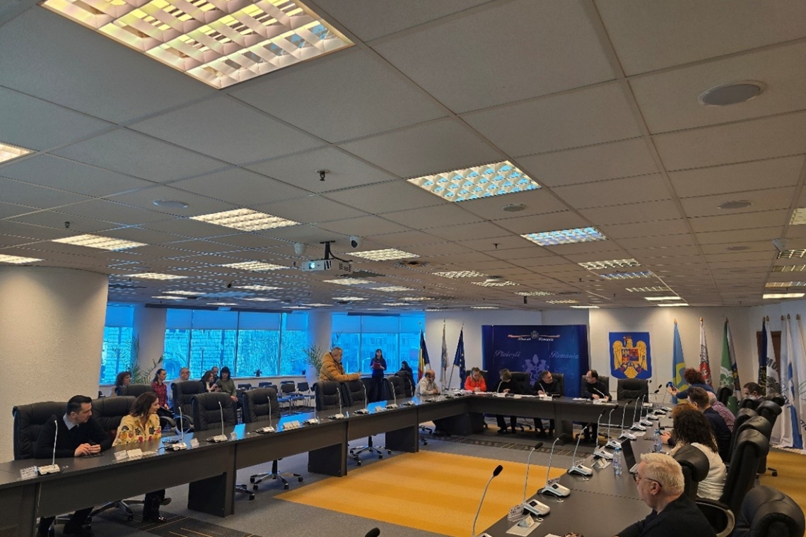 UPDATE | Tensiuni în ședința CL Ploiești pe tema noii organigrame a Primăriei. Dispute privind desființarea Direcției Economice și a Direcției Juridice