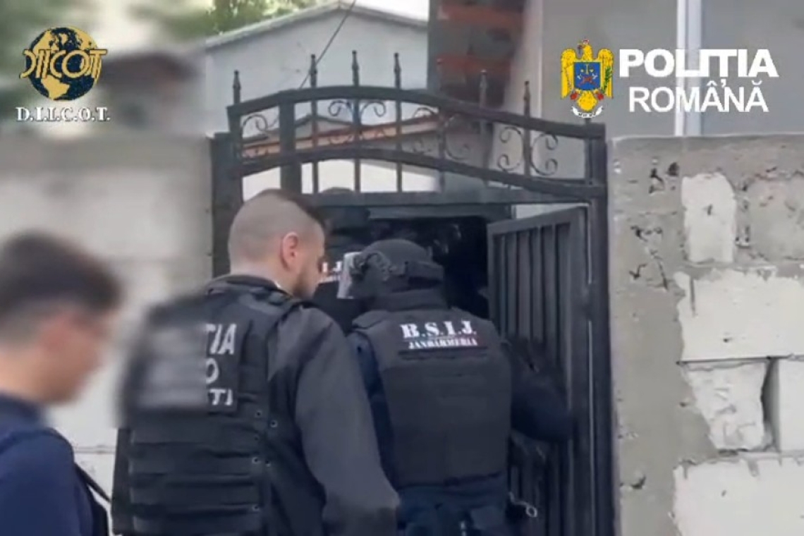 Un tânăr și-a obligat concubina să se prostitueze. Tribunalul Prahova a decis arestarea preventivă a bărbatului
