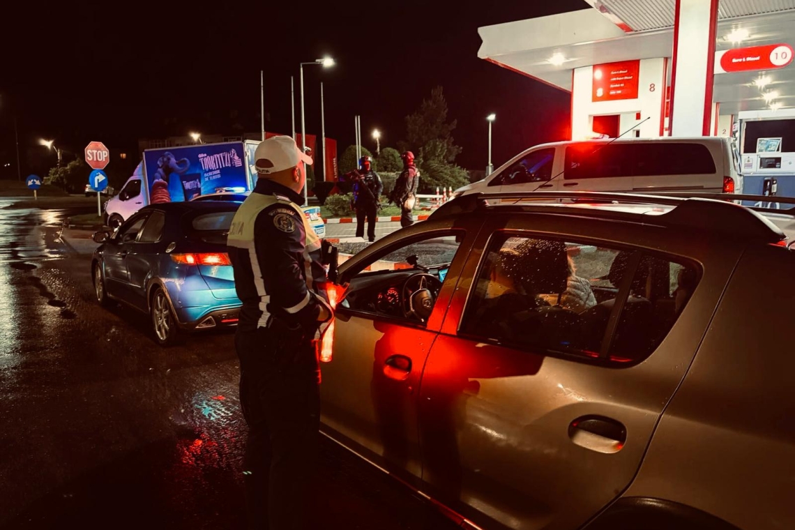 Razie de amploare pe șoselele din Prahova. Zeci de sancțiuni și un dosar penal pentru un șofer prins băut la volan