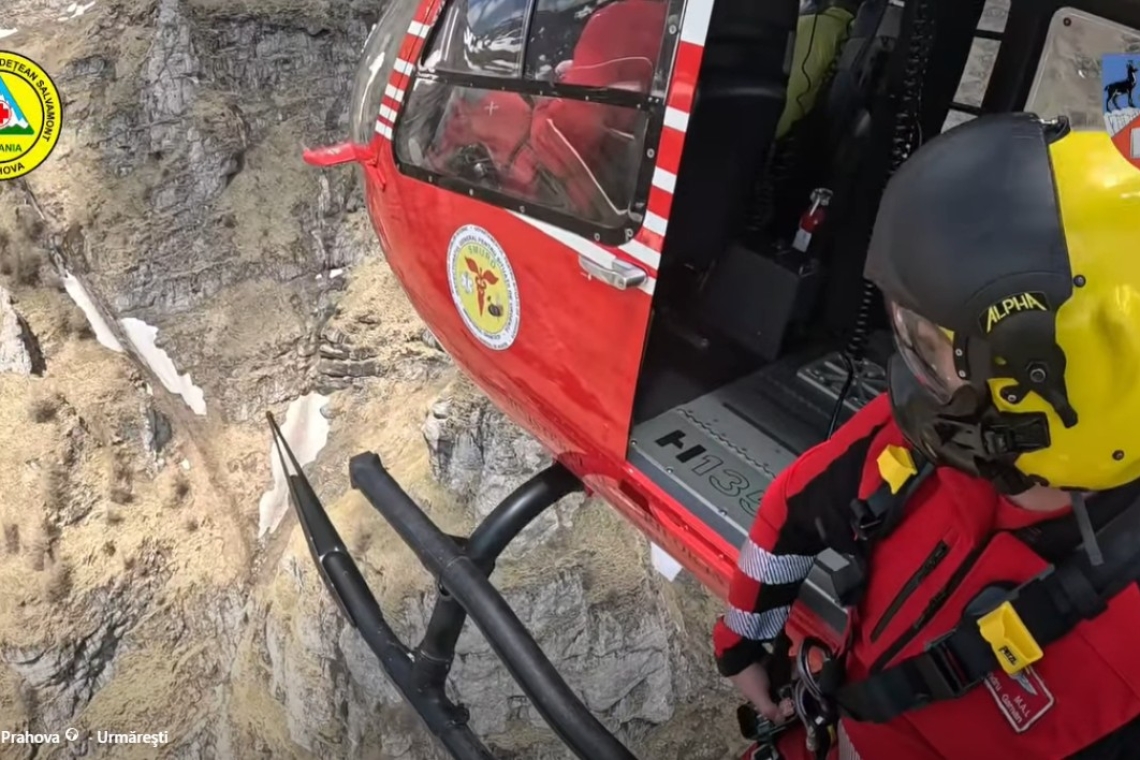 Doi turiști din București au căzut aproximativ 100 de metri din Brâna Mare a Caraimanului. Un bărbat a fost transportat cu elicopterul la spital