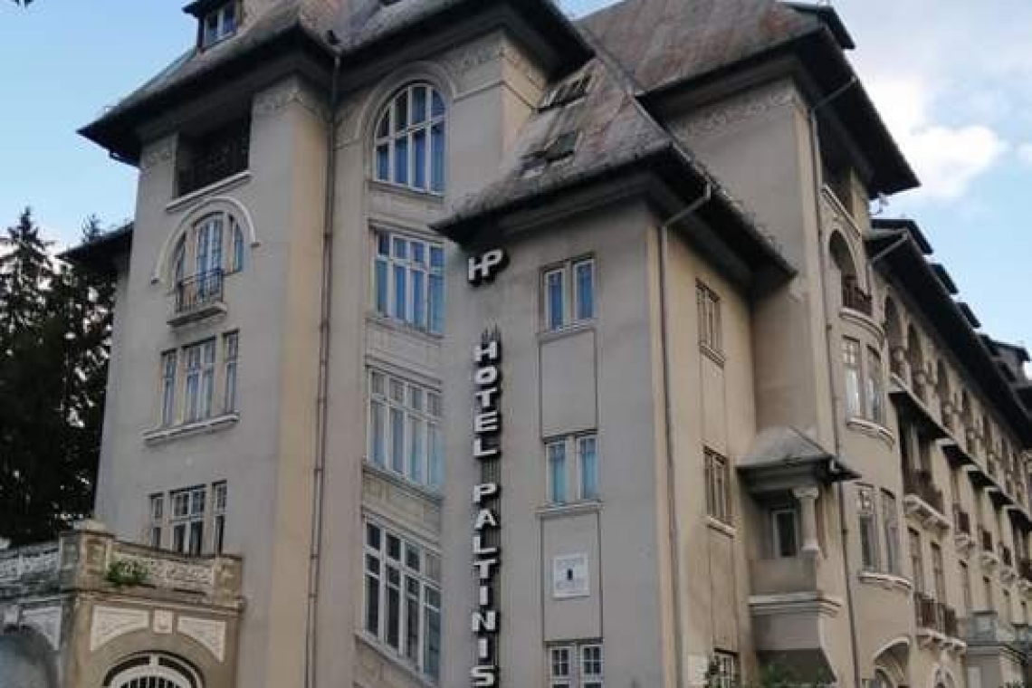 Fost centru de recuperare pentru soldații din Primul Război Mondial, Hotelul Păltiniș din Sinaia - de vânzare pentru 4,8 milioane de euro