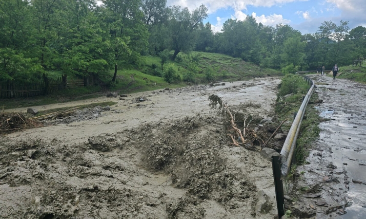 Noi avertizări meteo pentru localitățile din nordul Prahovei. S-au emis din nou mesaje Ro-Alert 