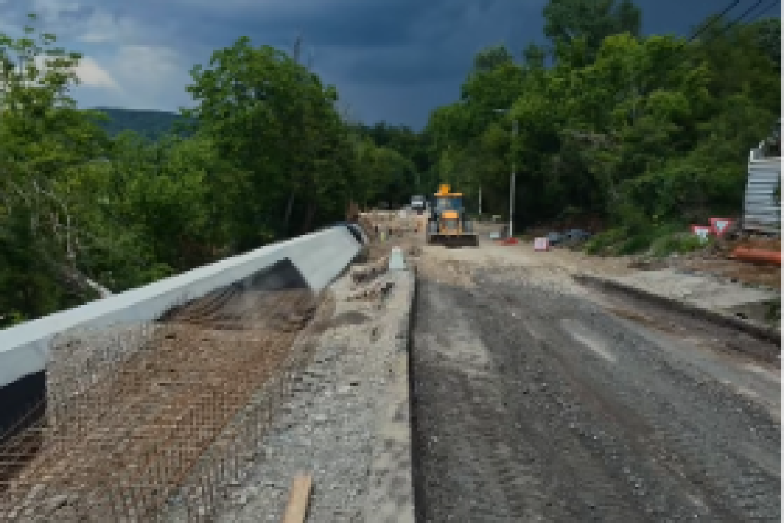 Lucrările la drumul afectat dintre Câmpina și DN1 continuă. Virgiliu Nanu: „Progresul se vede de la o săptămână la alta”
