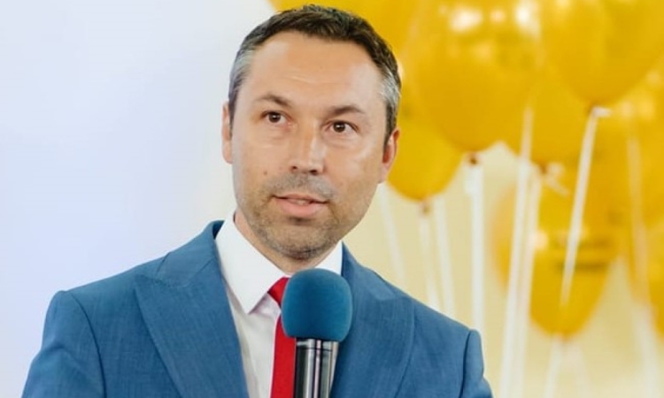 Politica, de la „neamțul salvator” la mitul reformatorului Bolojan