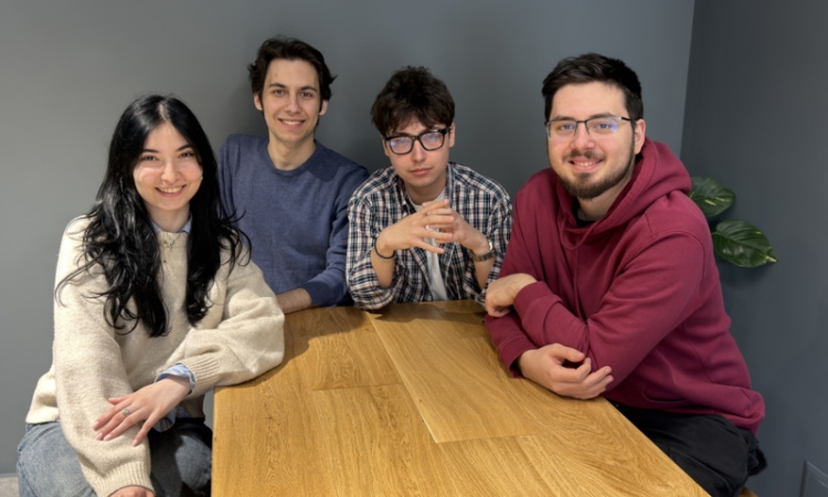 Platformă online creată de patru tineri din Ploiești, foști membri ai echipei de robotică RO2D2, folosită de mii de studenți din întreaga Europă