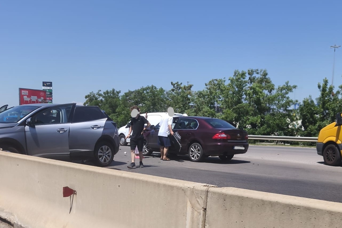 Accident rutier la ieșire din Ploiești. O femeie de 66 de ani a fost rănită