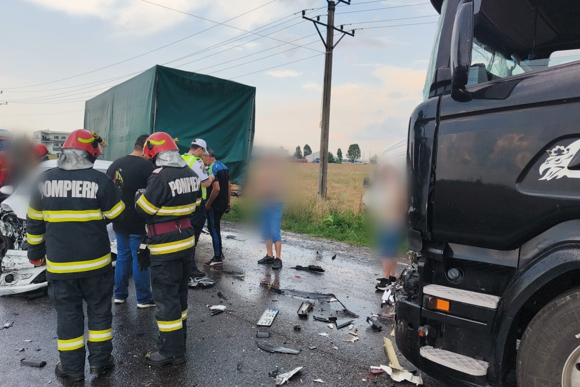 Coliziune în lanț pe DN72, la ieșire din Ploiești spre Târgoviște. Șase autovehicule implicate și trafic blocat