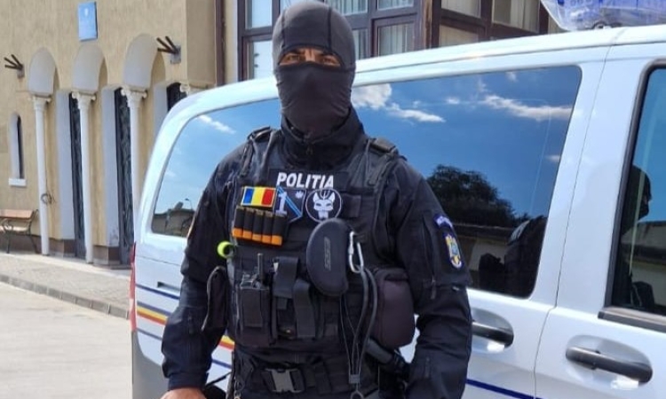 Spiritul de salvator nu ia pauză. Sorin, polițistul prahovean de la ”mascați”, a intervenit de două ori într-o singură zi pentru a ajuta oameni, deși era în timpul liber