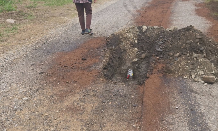 Avarie la o conductă de transport țiței în zona Gura Vitioarei – Copăceni. Garda de Mediu monitorizează lucrările de remediere