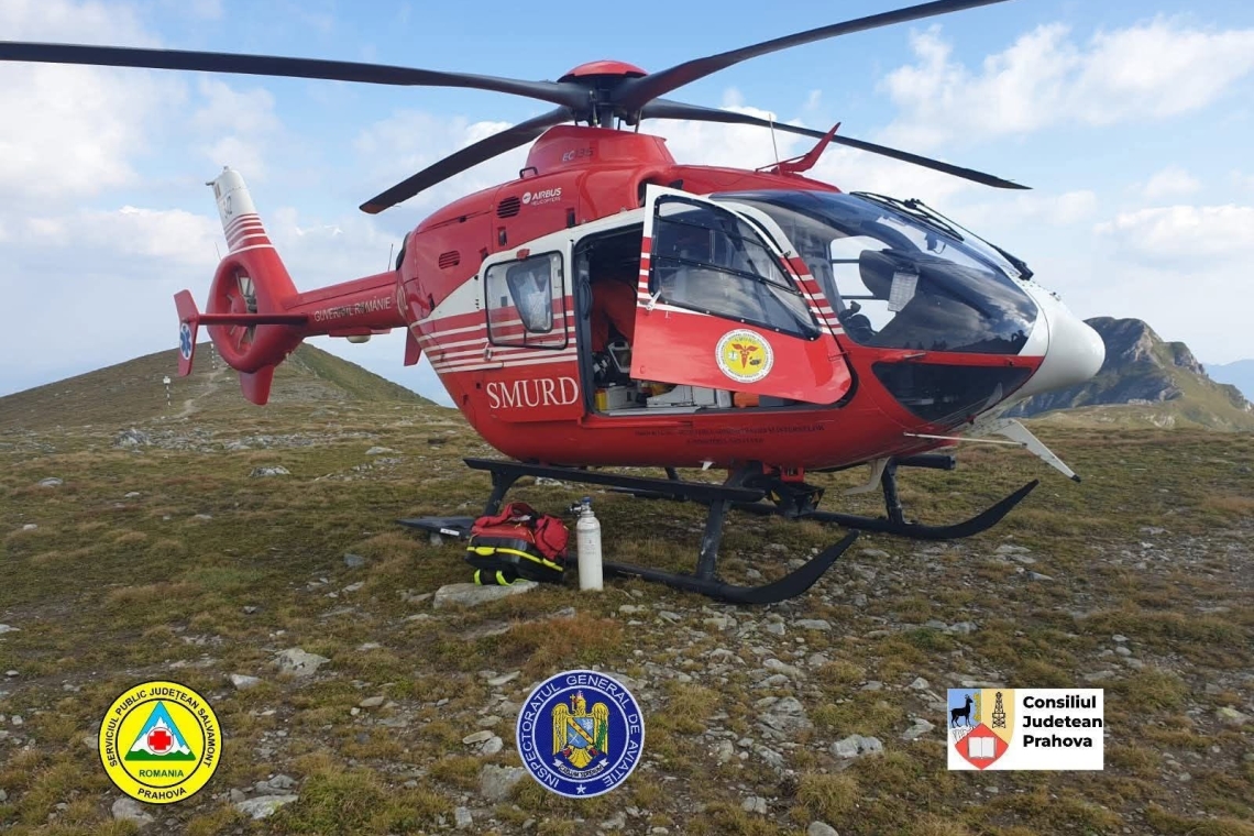 Patru alpiniști răniți după ce s-a rupt coarda de asigurare, în Bucegi. Intervenție amplă a salvatorilor și două elicoptere SMURD