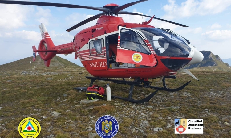 Patru alpiniști răniți după ce s-a rupt coarda de asigurare, în Bucegi. Intervenție amplă a salvatorilor și două elicoptere SMURD