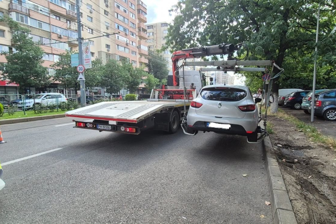 Două autoturisme parcate neregulamentar pe Bulevardul Republicii din Ploiești au fost ridicate de echipele SGU