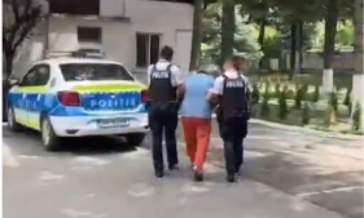 Șoferul de autocamion care a provocat scandal pe DN1, la Bușteni, a fost reținut pentru 24 de ore
